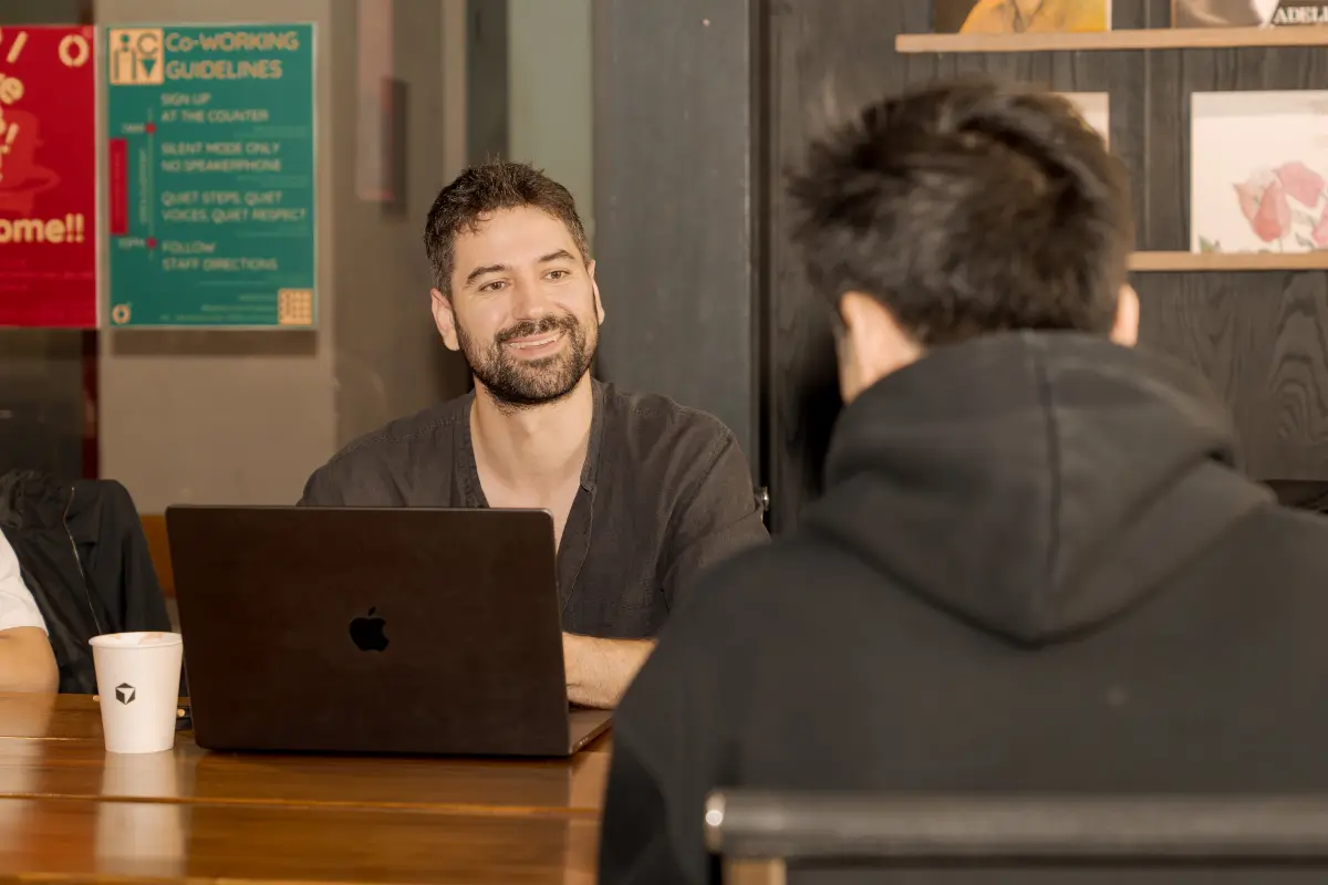 A founder mentoring session at a Frontier Club event